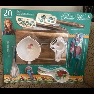 Pioneer Woman 20 piece kitchen gadget set